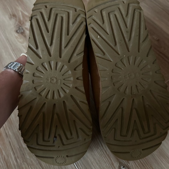 Ugg Tasman slippers, women’s size 7. Some wear, GUC, tan - Picture 10 of 10